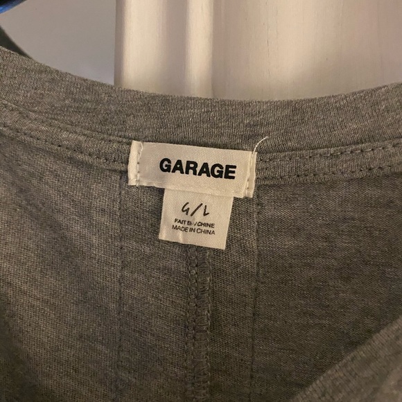 Light tee - Picture 2 of 3